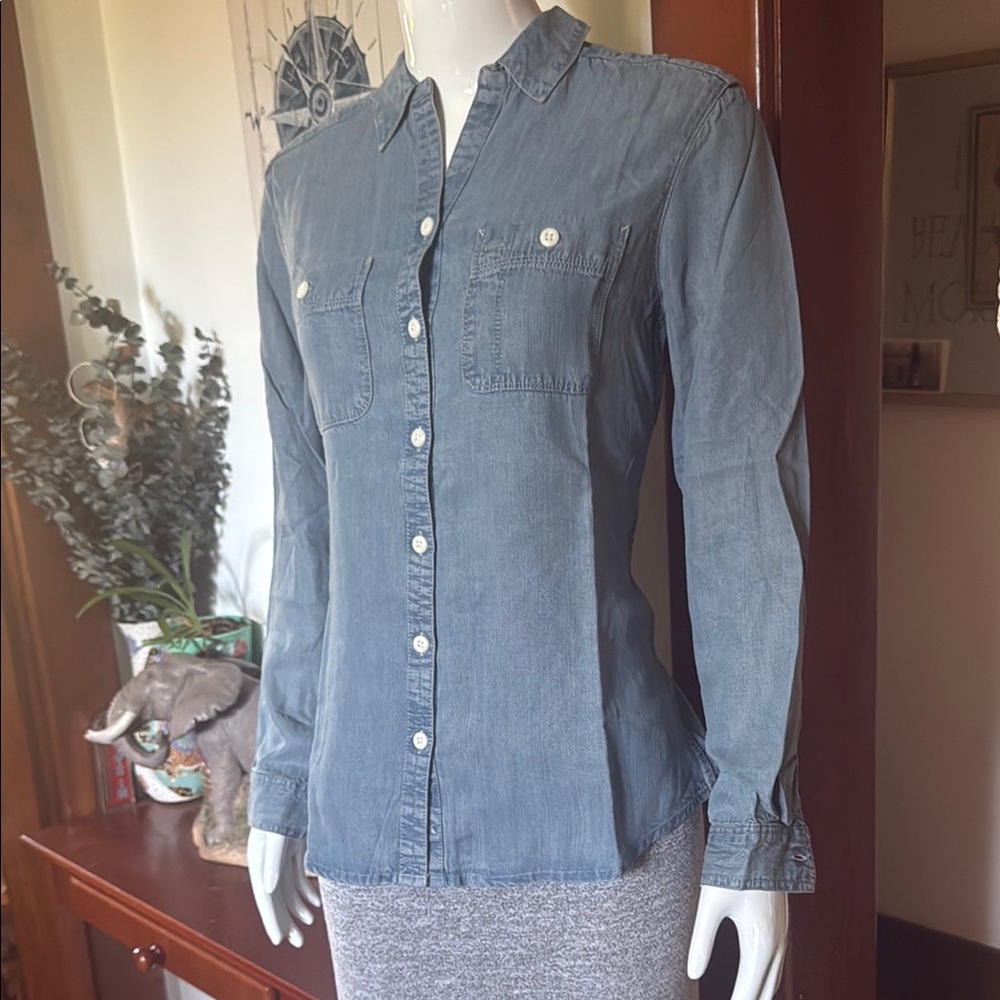 NWT Eddie Bauer size small Blue Button-Up Denim like Shirt